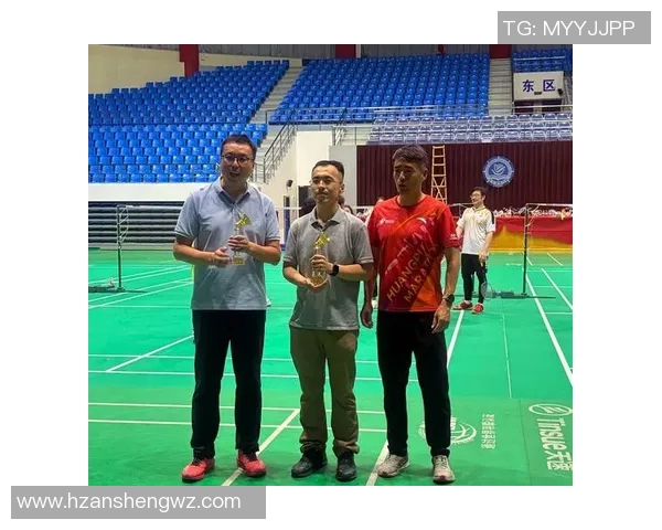 羽毛球的战术演变：探秘杭州羽毛球队如何实现中路突破的成功之道