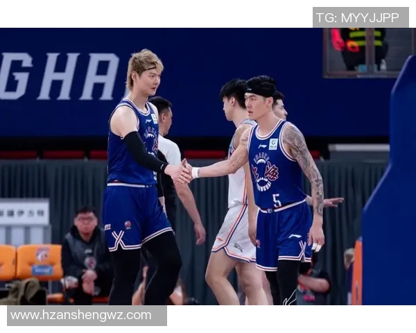 卡潘与波青年激战正酣谁能在这场对决中笑到最后